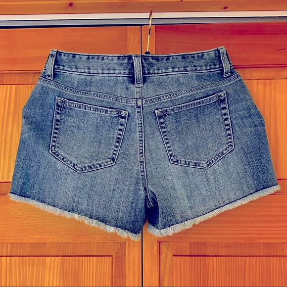 Boston Proper. Blue denim shorts with rhinestone button and five pockets, size 2 - Picture 3 of 6